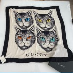 Gucci- Lenço em seda  NOVO